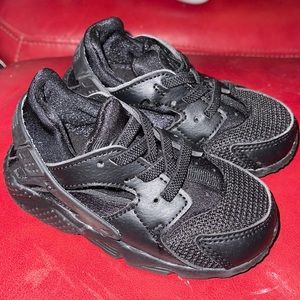 Nike Baby Huarache Run (TD) Sneakers Triple Black Size 7C 704950-016 Slip On  Pr